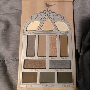 Pretty Vulgar Nightingale eyeshadow palette